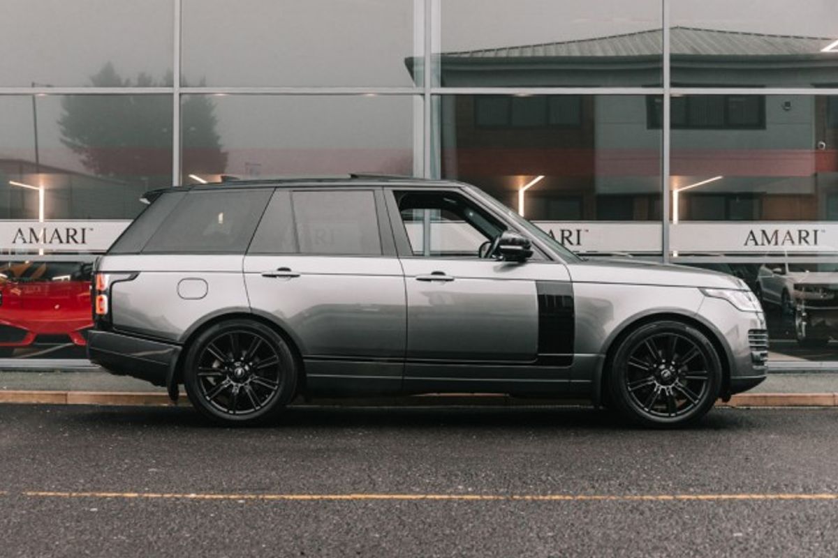 LAND ROVER RANGE ROVER DIESEL ESTATE 3.0 SDV6 VOGUE 5DR AUTOMATIC
