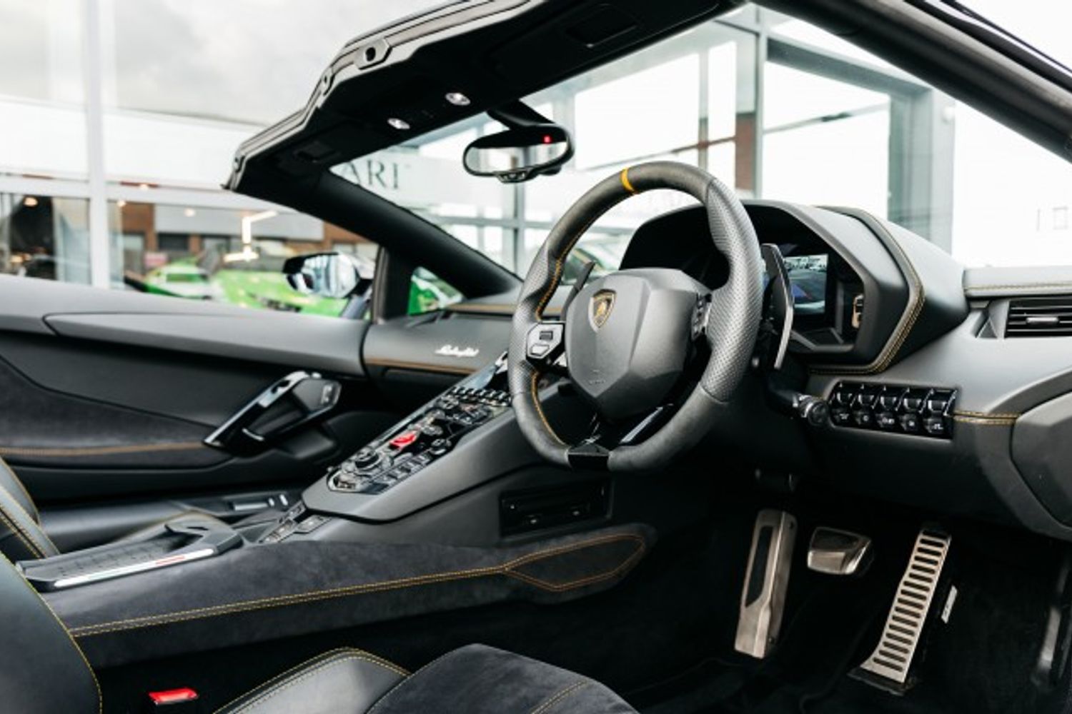 LAMBORGHINI AVENTADOR CONVERTIBLE 6.5 LP 740-4 S ROADSTER 2DR SEMI AUTOMATIC