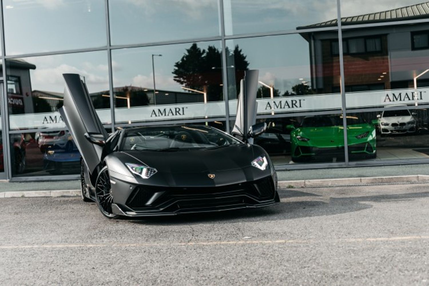 LAMBORGHINI AVENTADOR CONVERTIBLE 6.5 LP 740-4 S ROADSTER 2DR SEMI AUTOMATIC