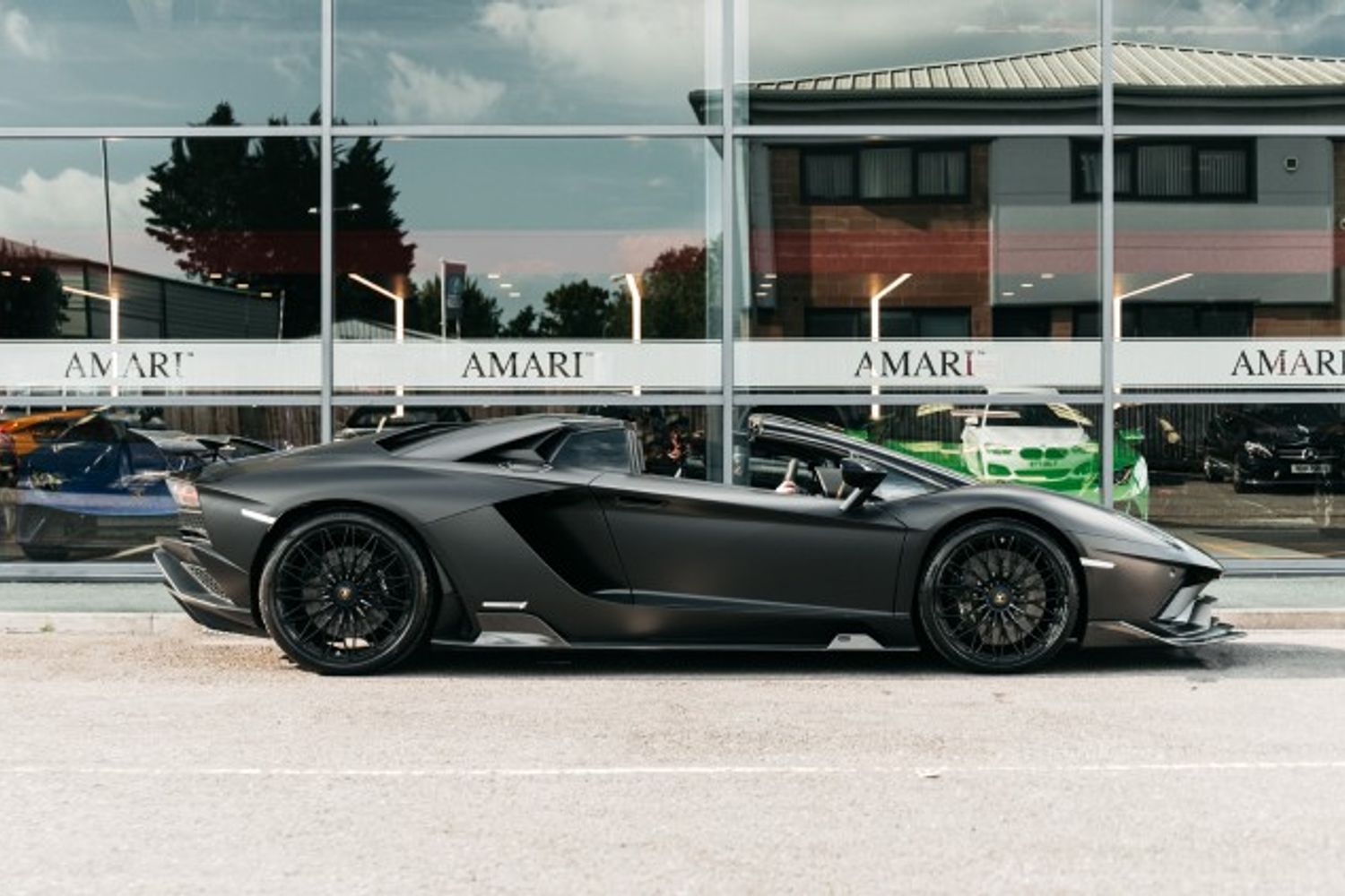 LAMBORGHINI AVENTADOR CONVERTIBLE 6.5 LP 740-4 S ROADSTER 2DR SEMI AUTOMATIC