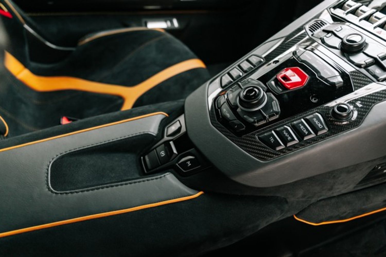 LAMBORGHINI AVENTADOR COUPE 6.5 LP 770-4 SVJ 2DR SEMI AUTOMATIC