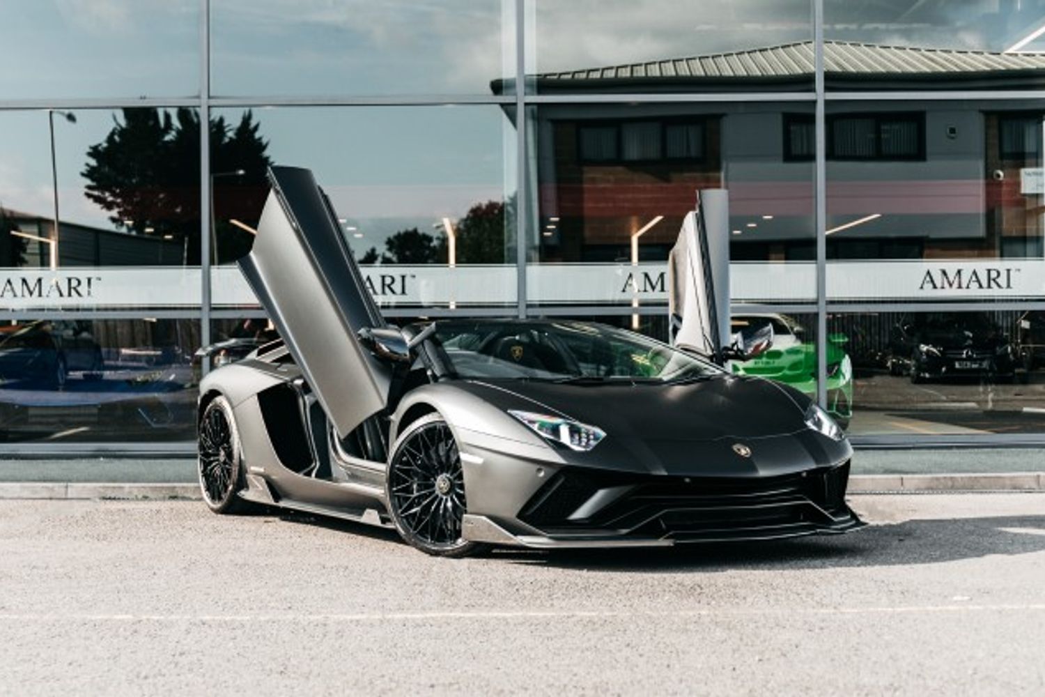 LAMBORGHINI AVENTADOR CONVERTIBLE 6.5 LP 740-4 S ROADSTER 2DR SEMI AUTOMATIC