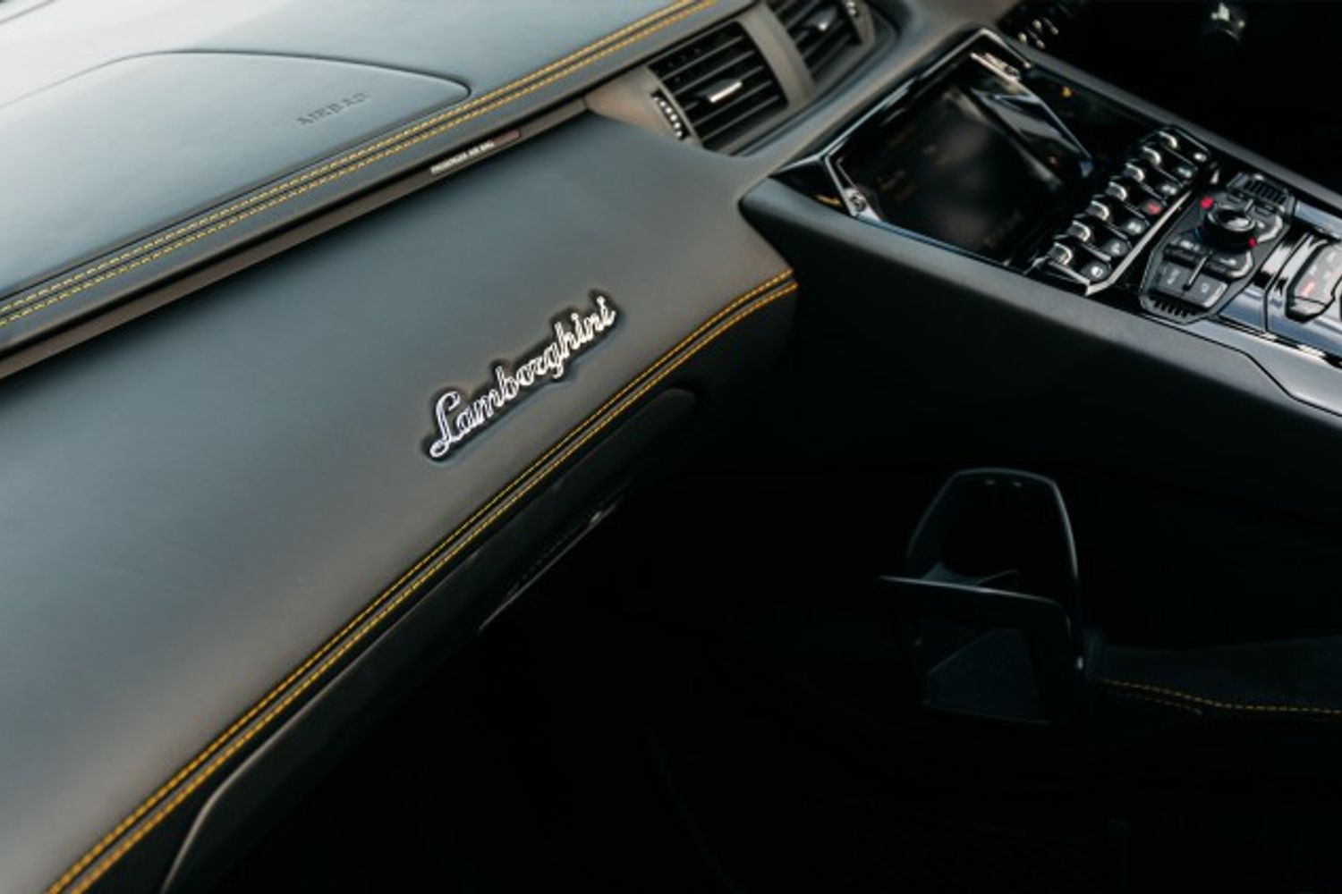 LAMBORGHINI AVENTADOR CONVERTIBLE 6.5 LP 740-4 S ROADSTER 2DR SEMI AUTOMATIC