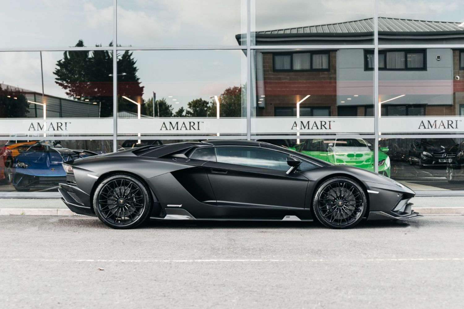 LAMBORGHINI AVENTADOR CONVERTIBLE 6.5 LP 740-4 S ROADSTER 2DR SEMI AUTOMATIC