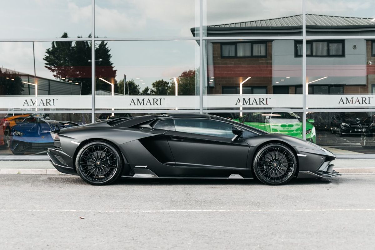 LAMBORGHINI AVENTADOR CONVERTIBLE 6.5 LP 740-4 S ROADSTER 2DR SEMI AUTOMATIC