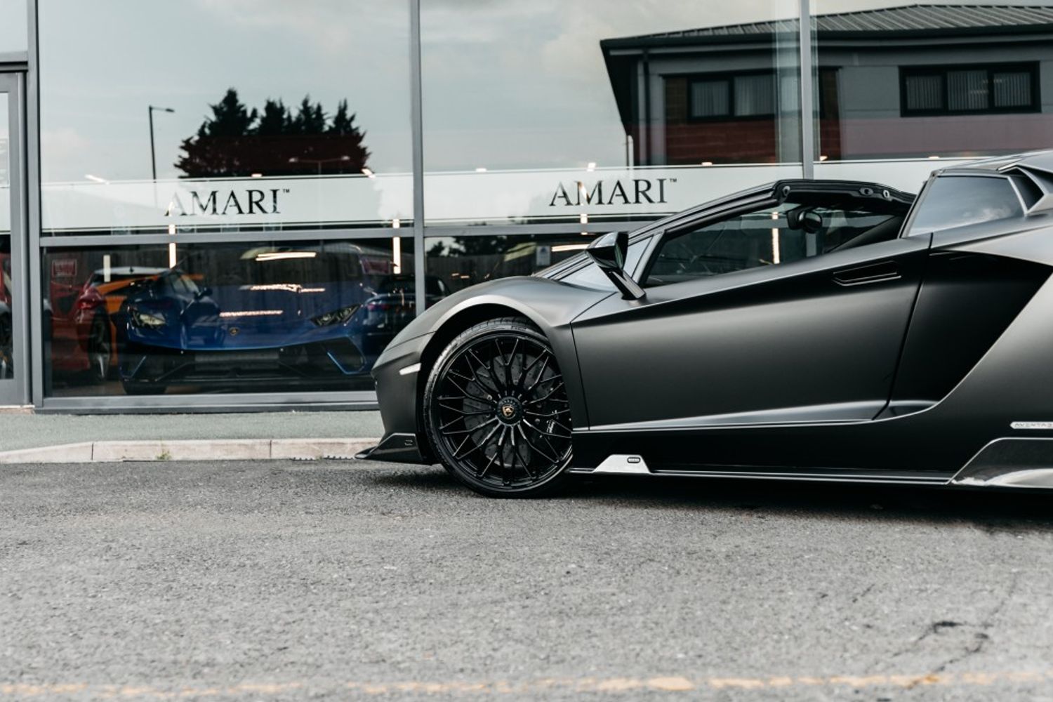LAMBORGHINI AVENTADOR CONVERTIBLE 6.5 LP 740-4 S ROADSTER 2DR SEMI AUTOMATIC