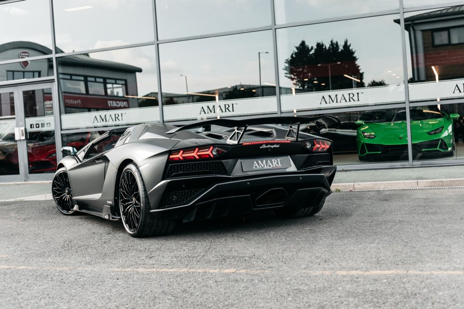 LAMBORGHINI AVENTADOR CONVERTIBLE 6.5 LP 740-4 S ROADSTER 2DR SEMI AUTOMATIC