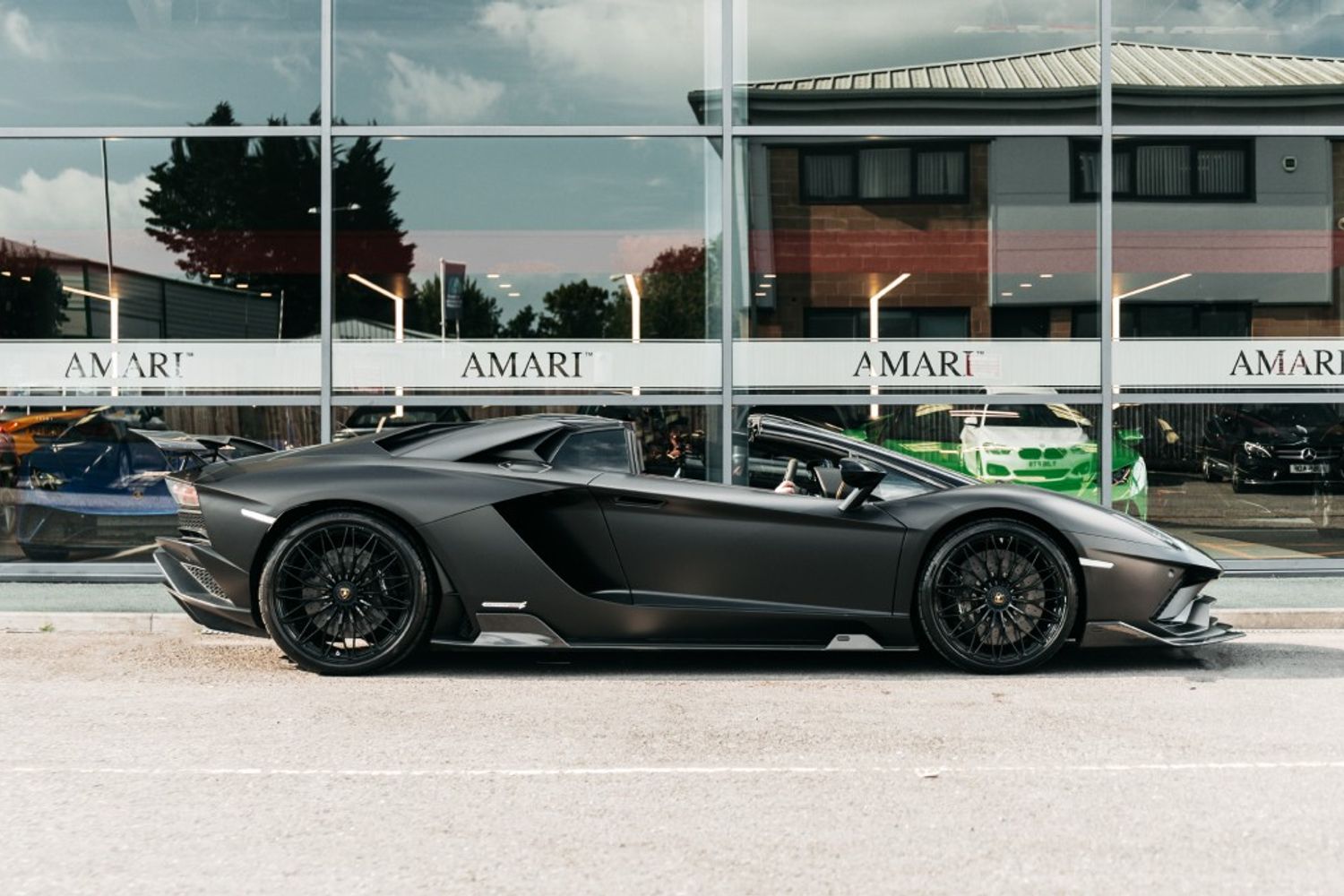LAMBORGHINI AVENTADOR CONVERTIBLE 6.5 LP 740-4 S ROADSTER 2DR SEMI AUTOMATIC