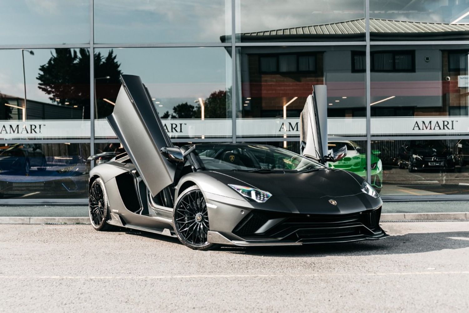 LAMBORGHINI AVENTADOR CONVERTIBLE 6.5 LP 740-4 S ROADSTER 2DR SEMI AUTOMATIC