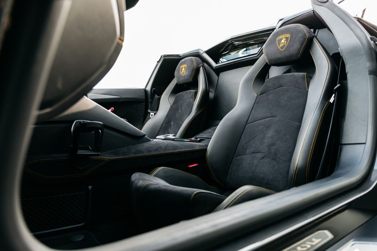LAMBORGHINI AVENTADOR CONVERTIBLE 6.5 LP 740-4 S ROADSTER 2DR SEMI AUTOMATIC
