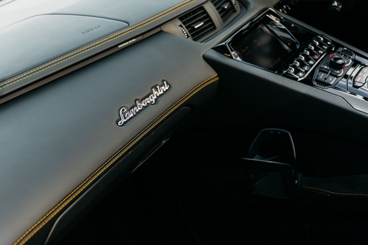LAMBORGHINI AVENTADOR CONVERTIBLE 6.5 LP 740-4 S ROADSTER 2DR SEMI AUTOMATIC