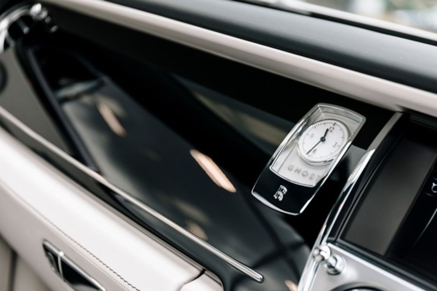 ROLLS-ROYCE GHOST SALOON 6.6 V12 EWB 4DR AUTOMATIC