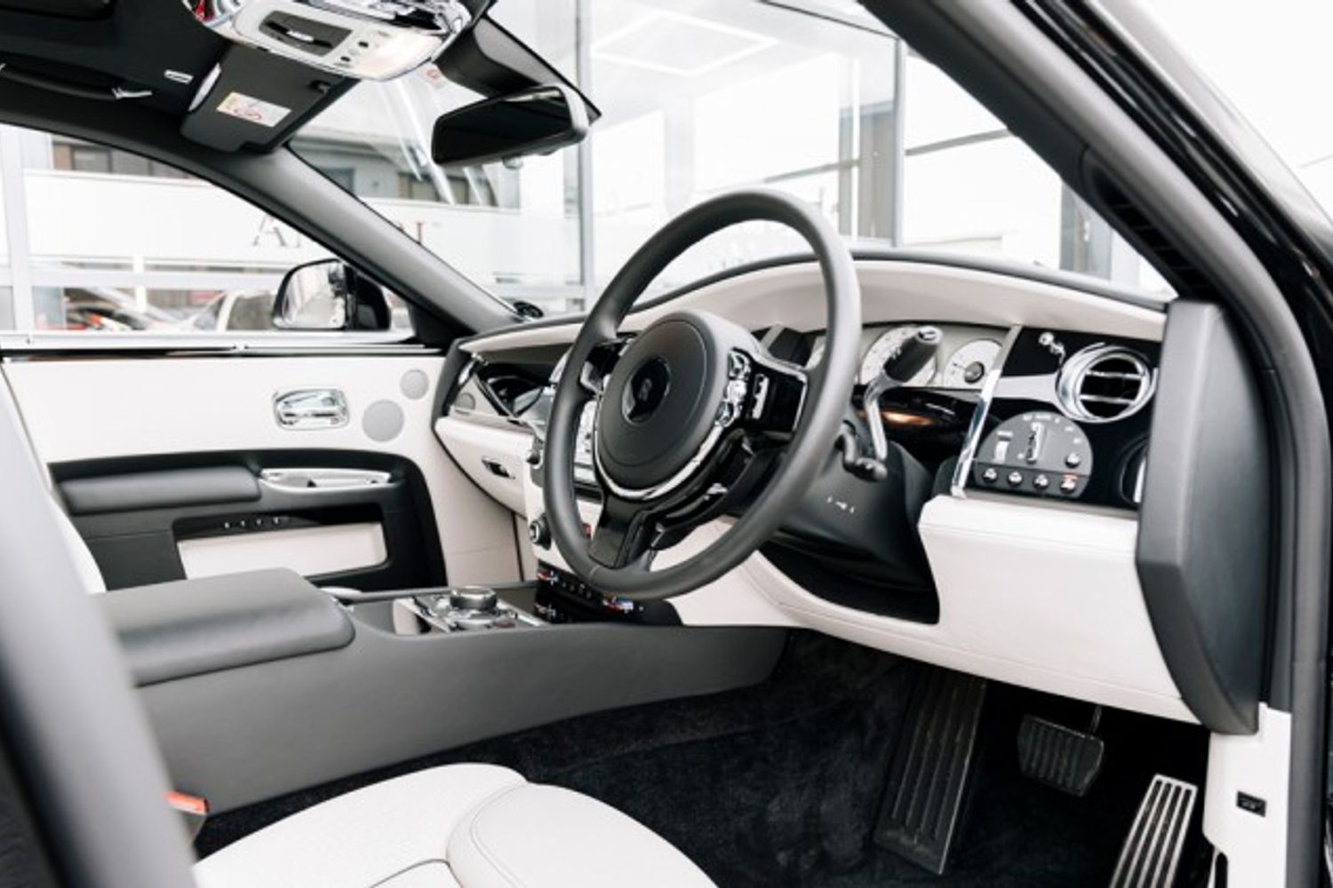 ROLLS-ROYCE GHOST SALOON 6.6 V12 EWB 4DR AUTOMATIC