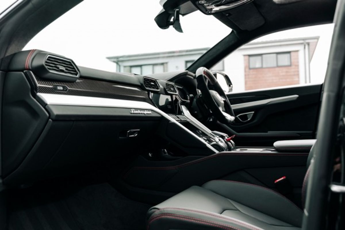 LAMBORGHINI URUS ESTATE 4.0 V8 5DR AUTOMATIC