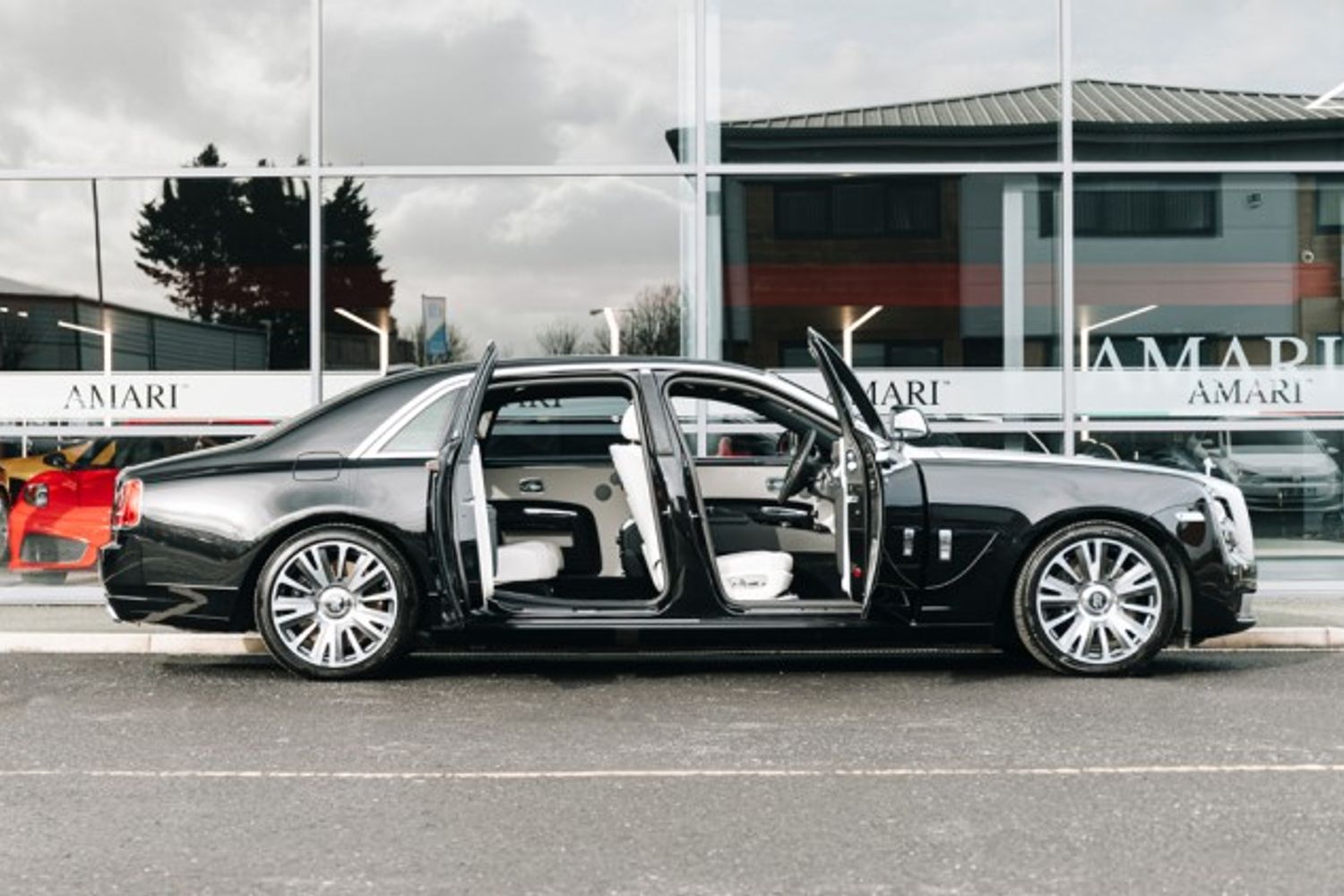 ROLLS-ROYCE GHOST SALOON 6.6 V12 EWB 4DR AUTOMATIC