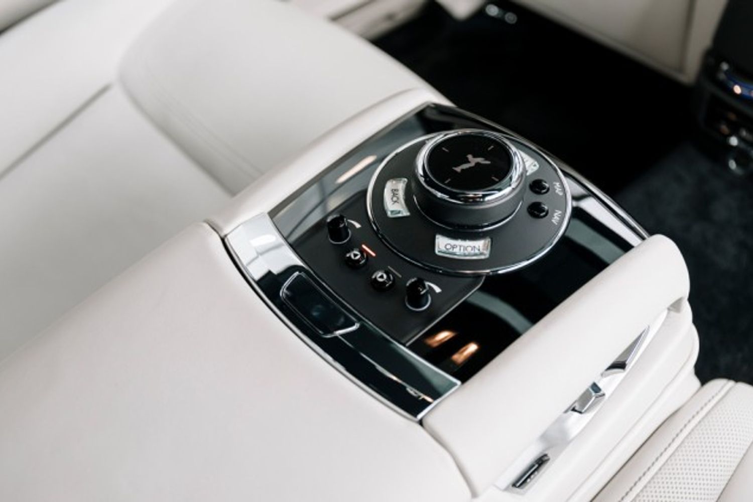 ROLLS-ROYCE GHOST SALOON 6.6 V12 EWB 4DR AUTOMATIC