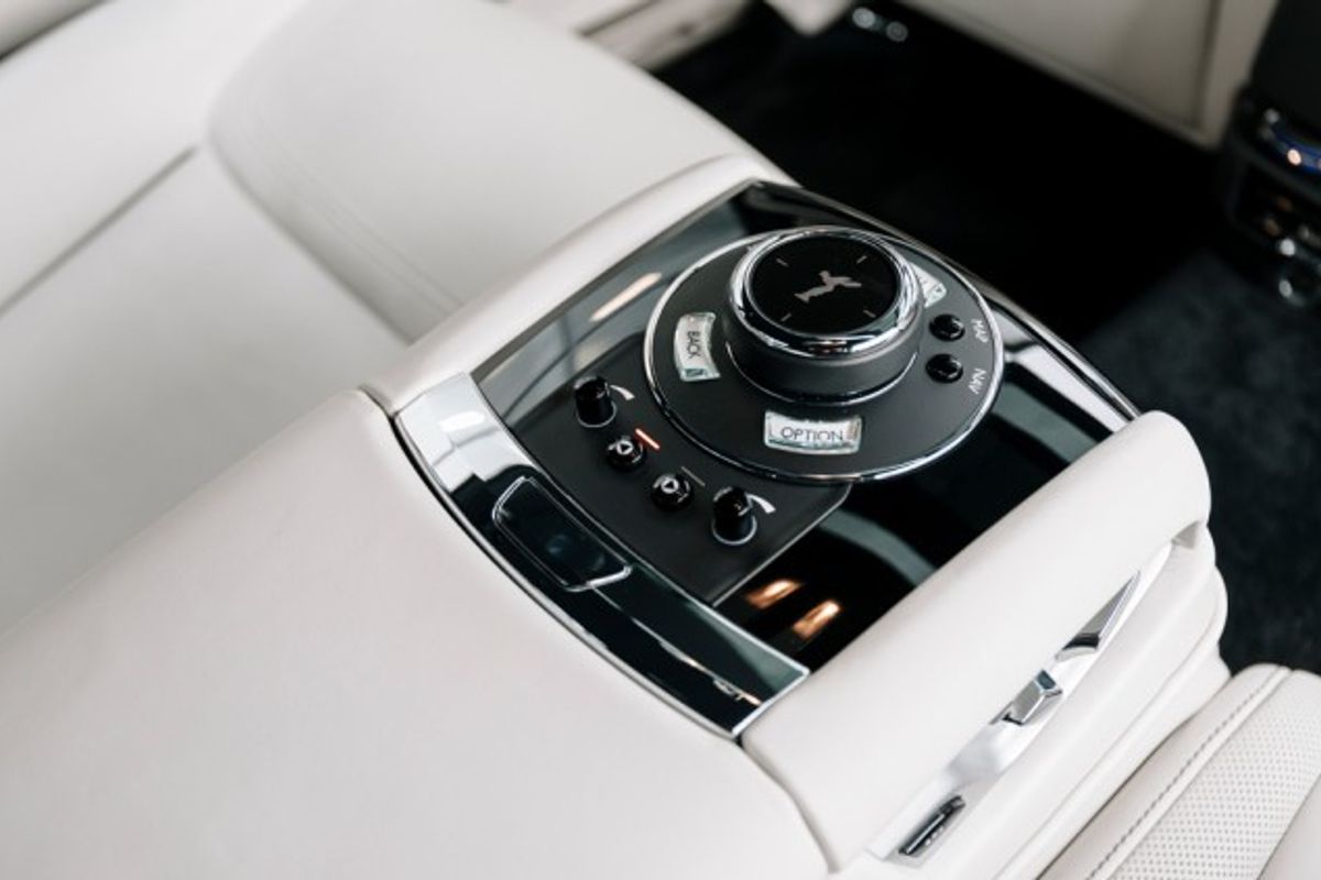 ROLLS-ROYCE GHOST SALOON 6.6 V12 EWB 4DR AUTOMATIC