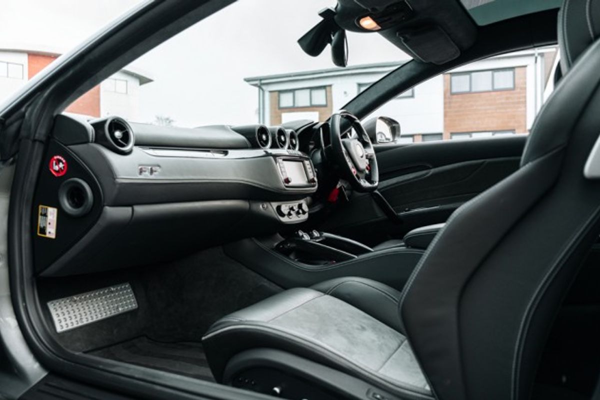FERRARI FF HATCHBACK 6.3 V12 3DR