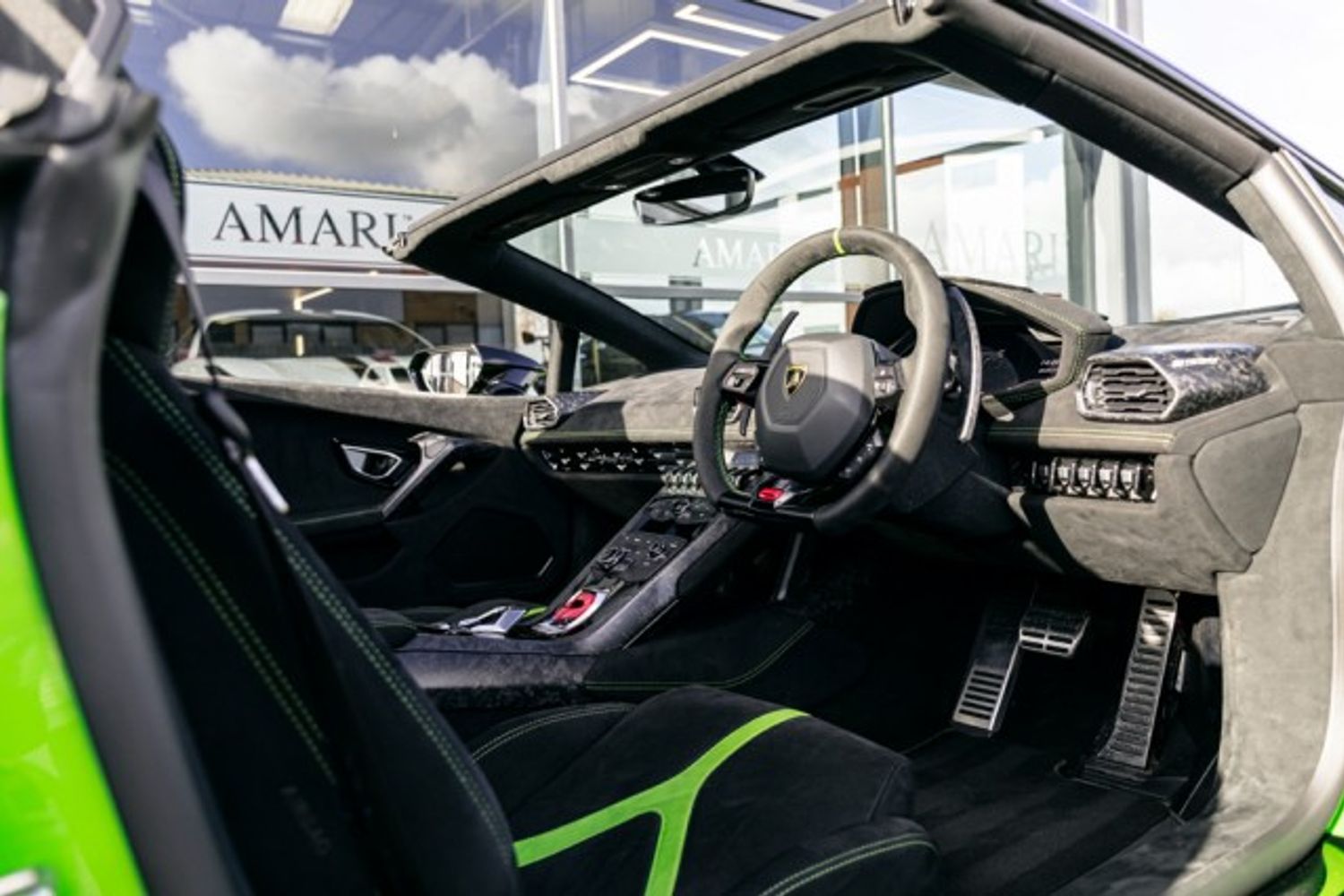 LAMBORGHINI HURACAN SPYDER 5.2 LP 640-4 PERFORMANTE SPYDER 2DR SEMI AUTOMATIC