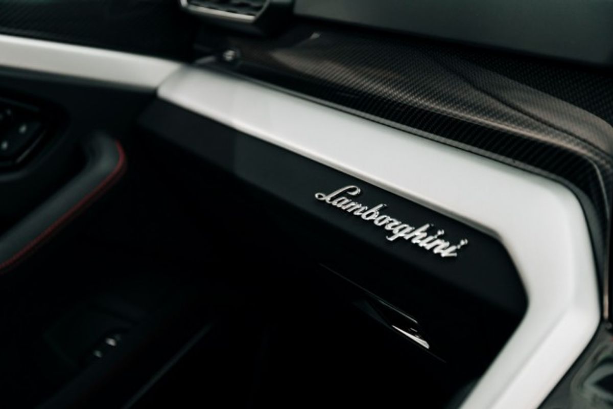 LAMBORGHINI URUS ESTATE 4.0 V8 5DR AUTOMATIC
