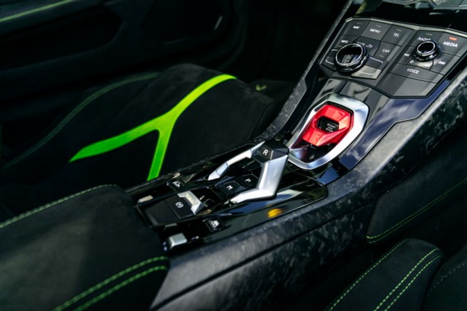 LAMBORGHINI HURACAN SPYDER 5.2 LP 640-4 PERFORMANTE SPYDER 2DR SEMI AUTOMATIC