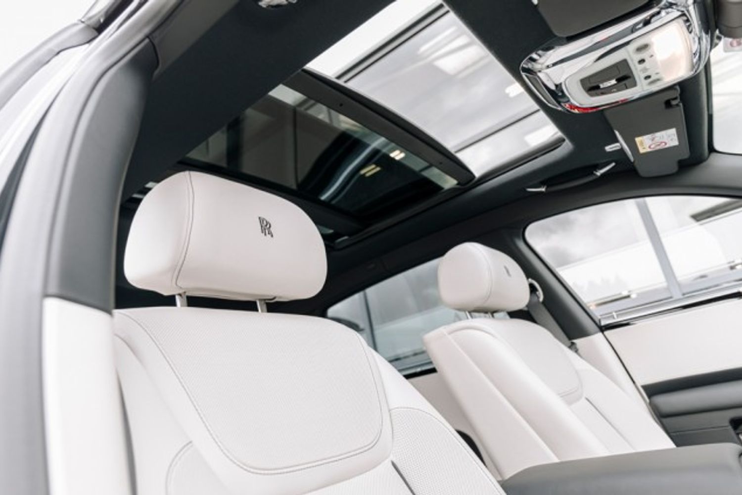 ROLLS-ROYCE GHOST SALOON 6.6 V12 EWB 4DR AUTOMATIC
