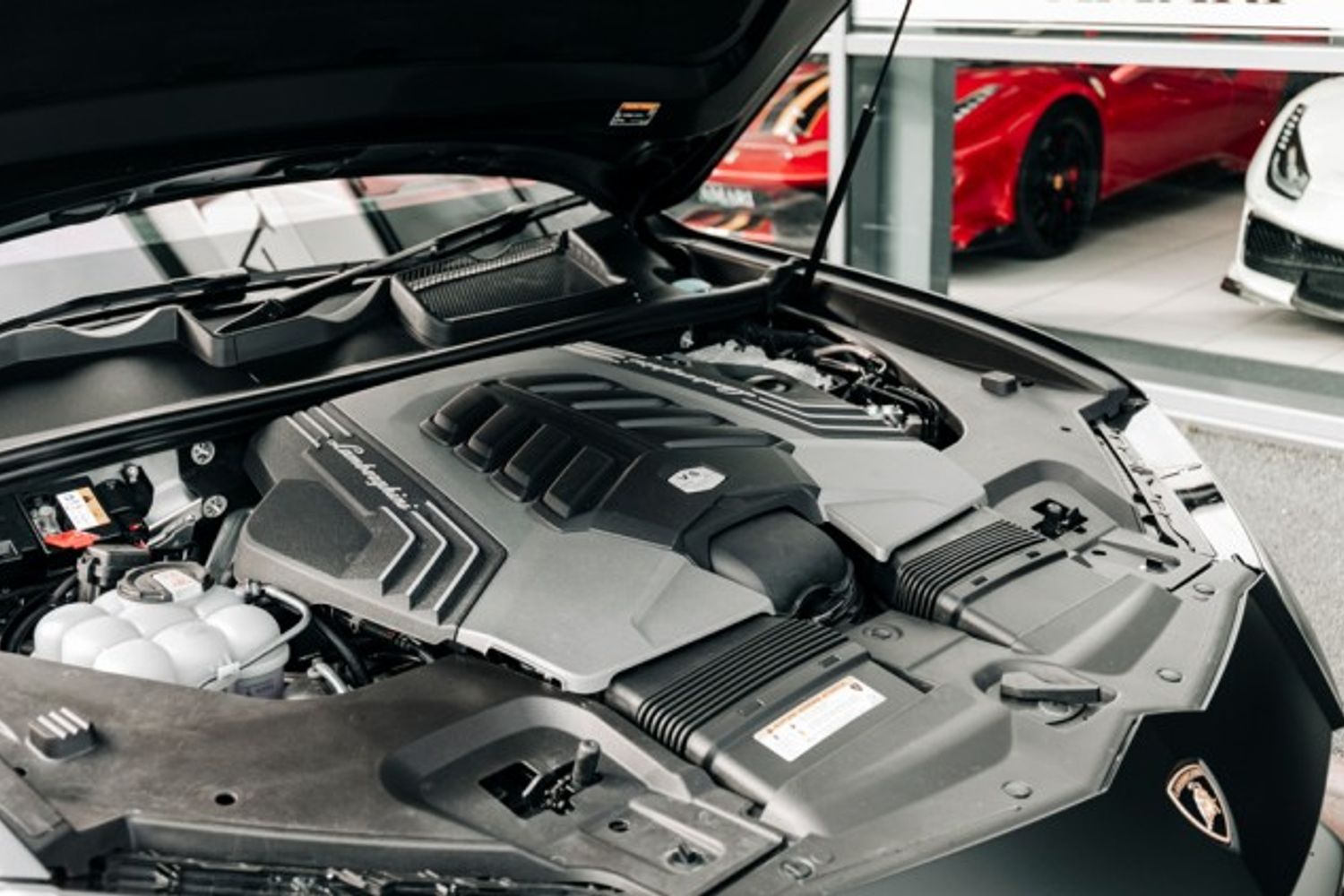 LAMBORGHINI URUS ESTATE 4.0 V8 5DR AUTOMATIC