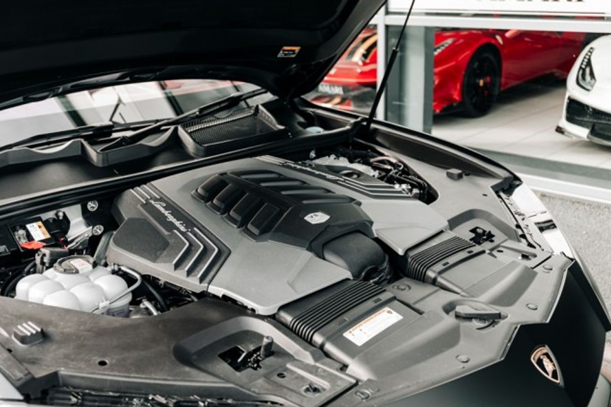LAMBORGHINI URUS ESTATE 4.0 V8 5DR AUTOMATIC