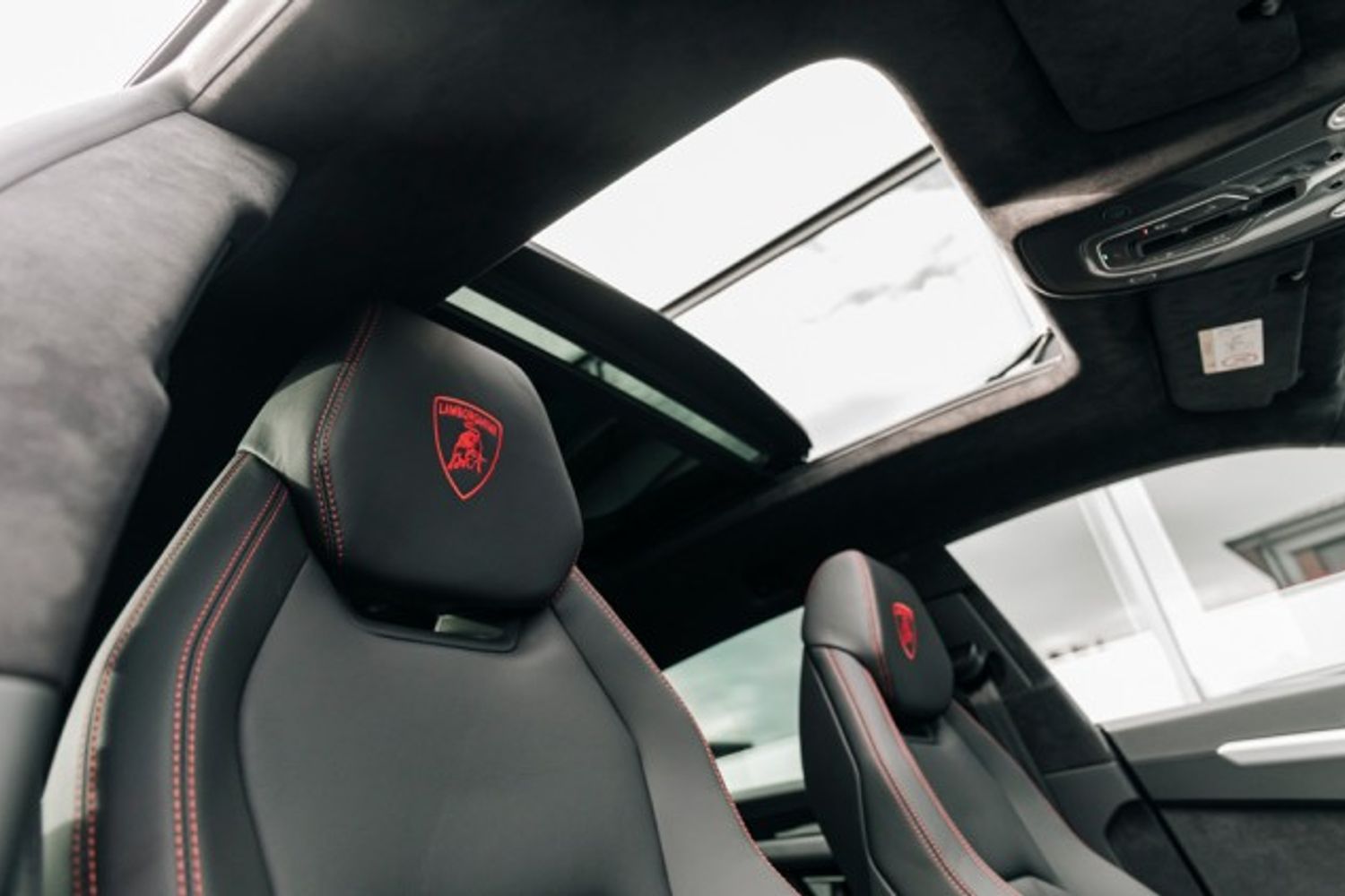 LAMBORGHINI URUS ESTATE 4.0 V8 5DR AUTOMATIC