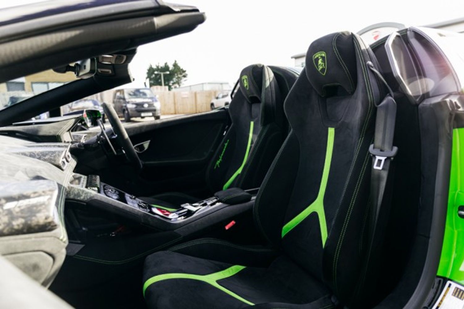 LAMBORGHINI HURACAN SPYDER 5.2 LP 640-4 PERFORMANTE SPYDER 2DR SEMI AUTOMATIC