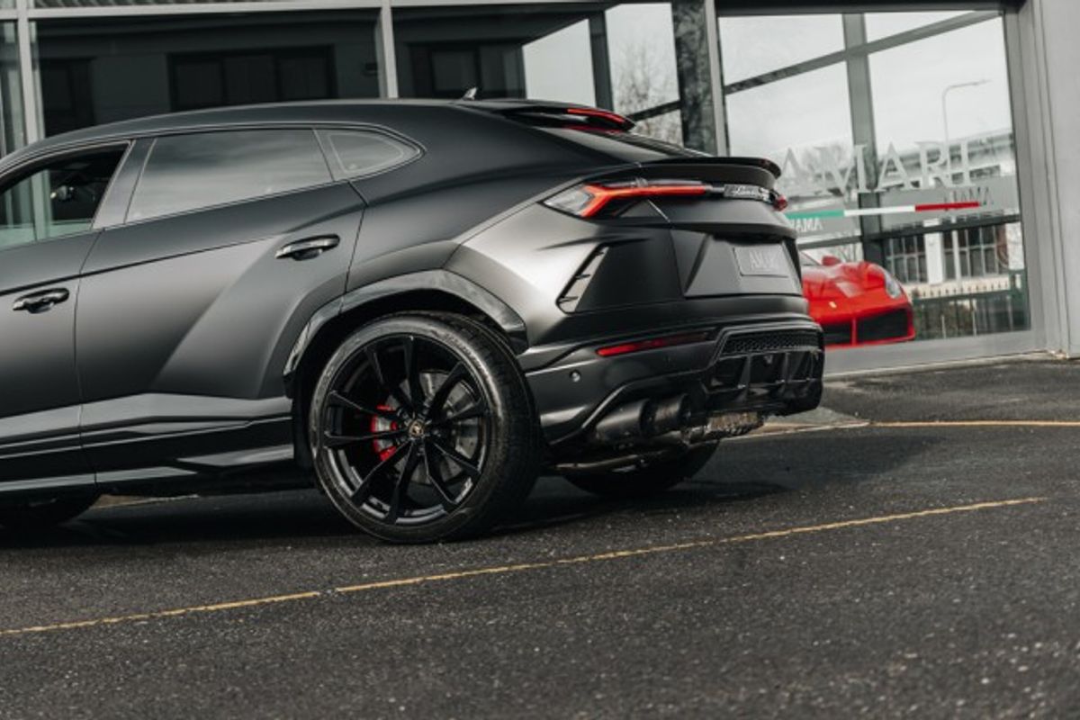 LAMBORGHINI URUS ESTATE 4.0 V8 5DR AUTOMATIC