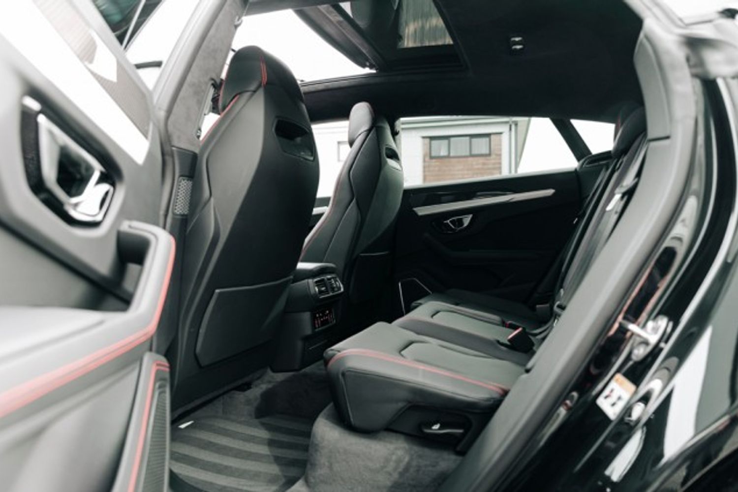LAMBORGHINI URUS ESTATE 4.0 V8 5DR AUTOMATIC
