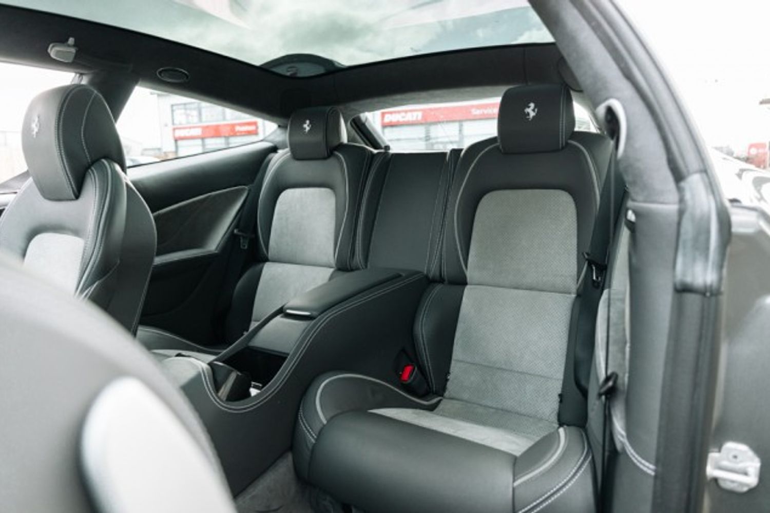 FERRARI FF HATCHBACK 6.3 V12 3DR