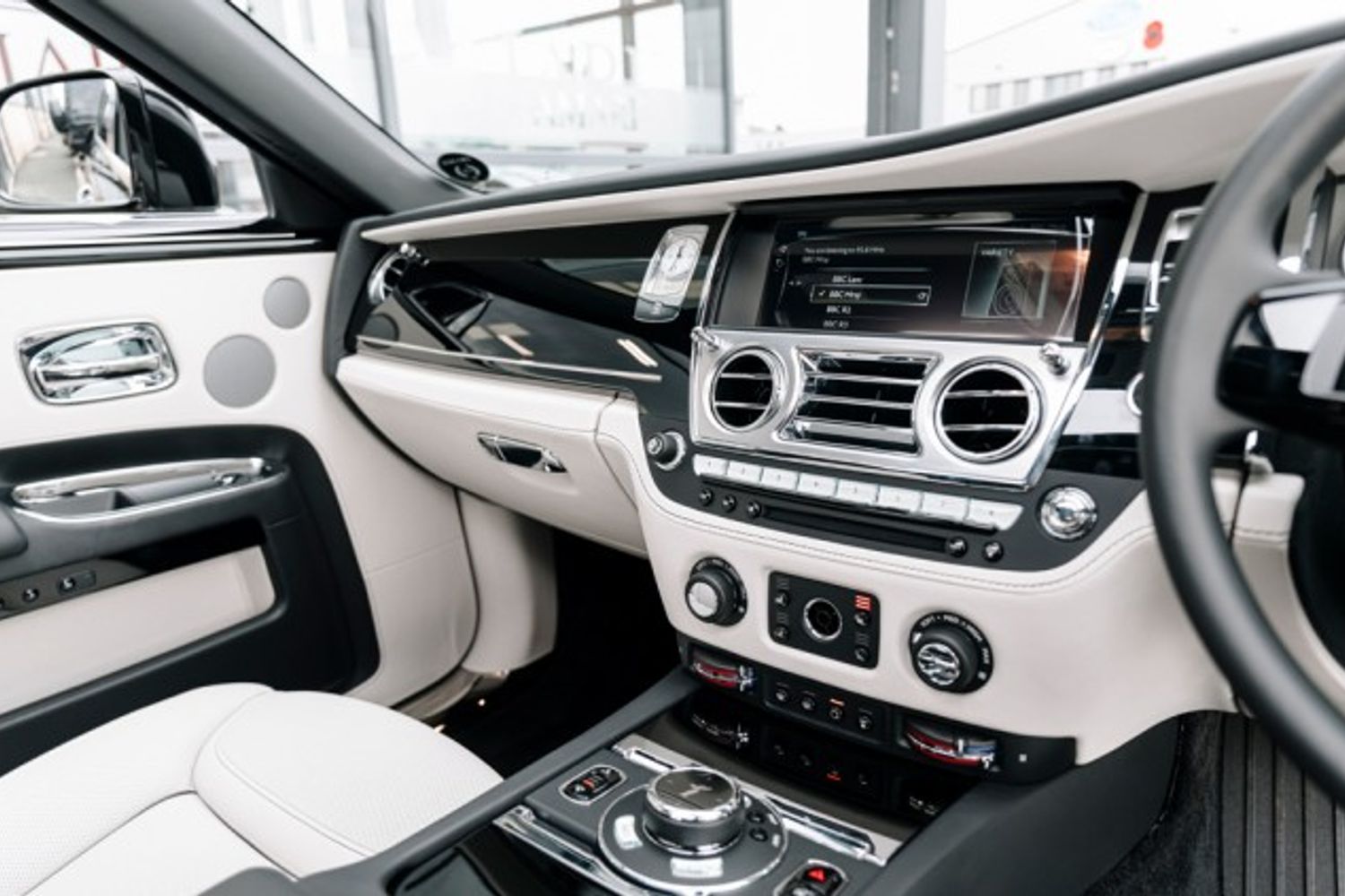 ROLLS-ROYCE GHOST SALOON 6.6 V12 EWB 4DR AUTOMATIC