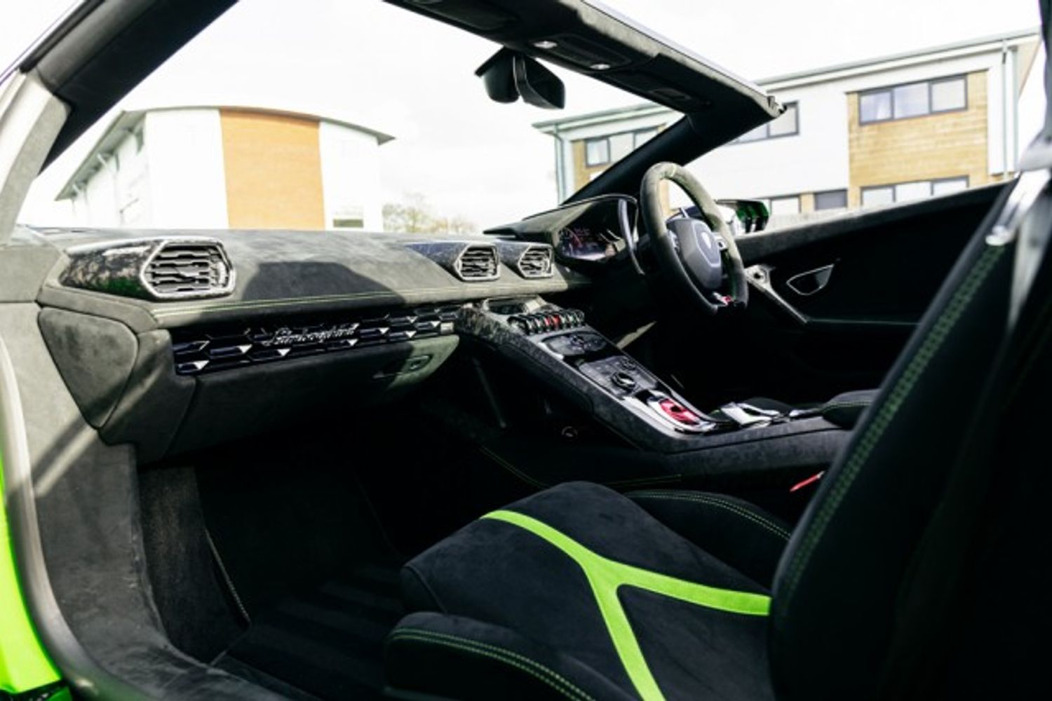 LAMBORGHINI HURACAN SPYDER 5.2 LP 640-4 PERFORMANTE SPYDER 2DR SEMI AUTOMATIC