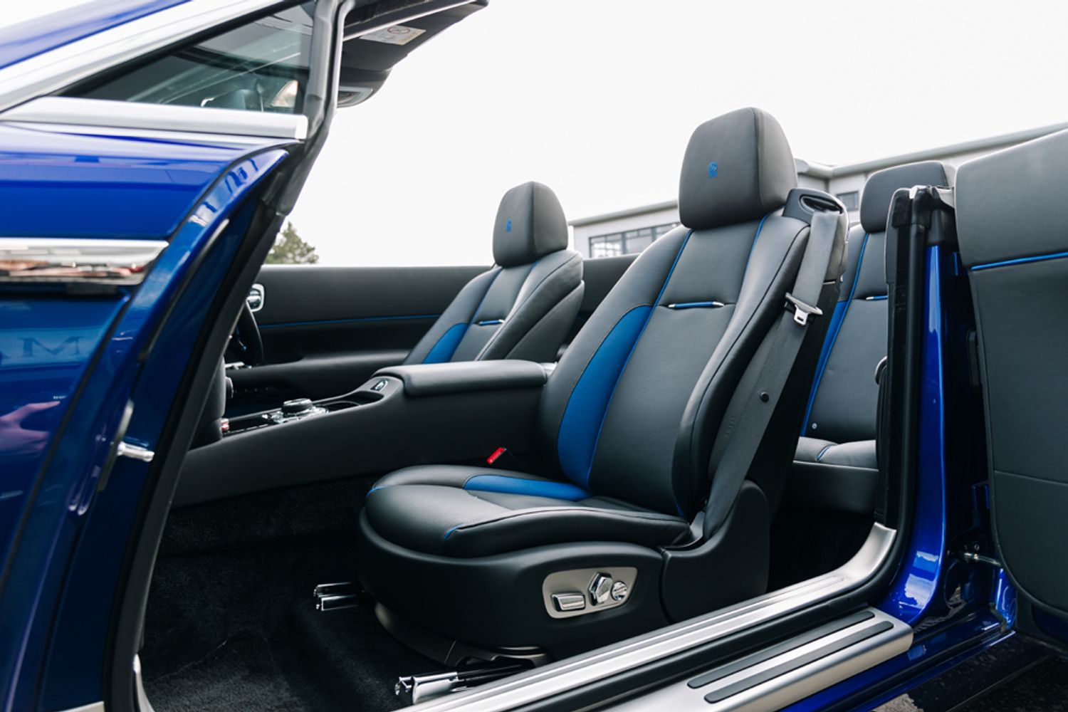 ROLLS-ROYCE DAWN CONVERTIBLE 6.6 V12 2DR AUTOMATIC