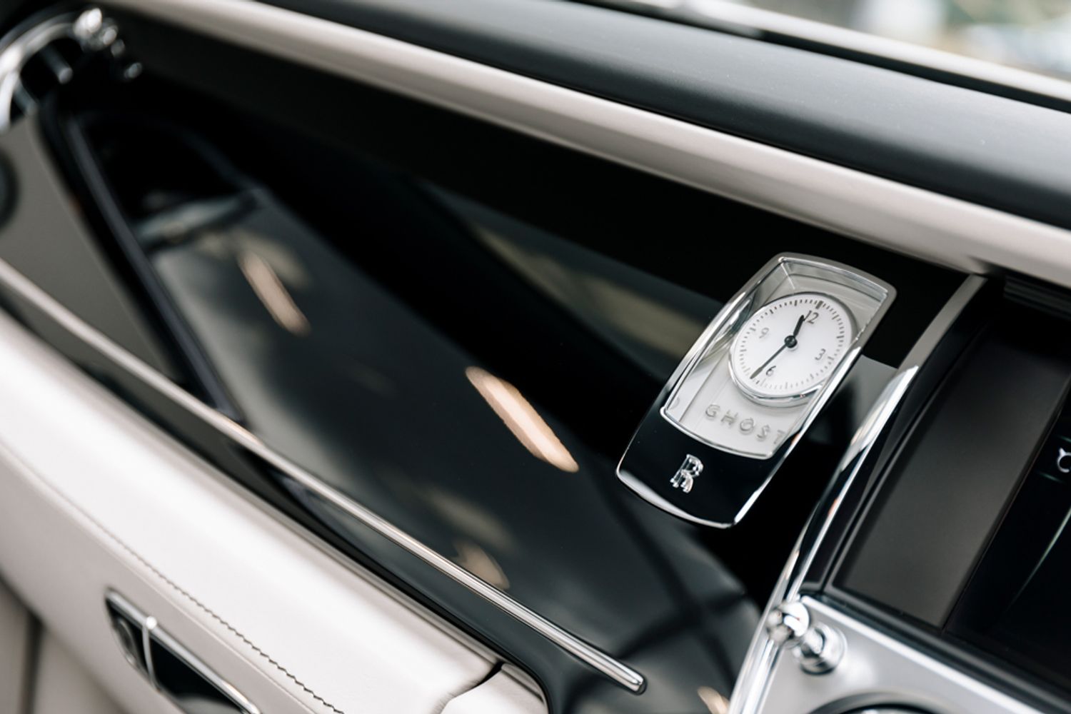 ROLLS-ROYCE GHOST SALOON 6.6 V12 EWB 4DR AUTOMATIC
