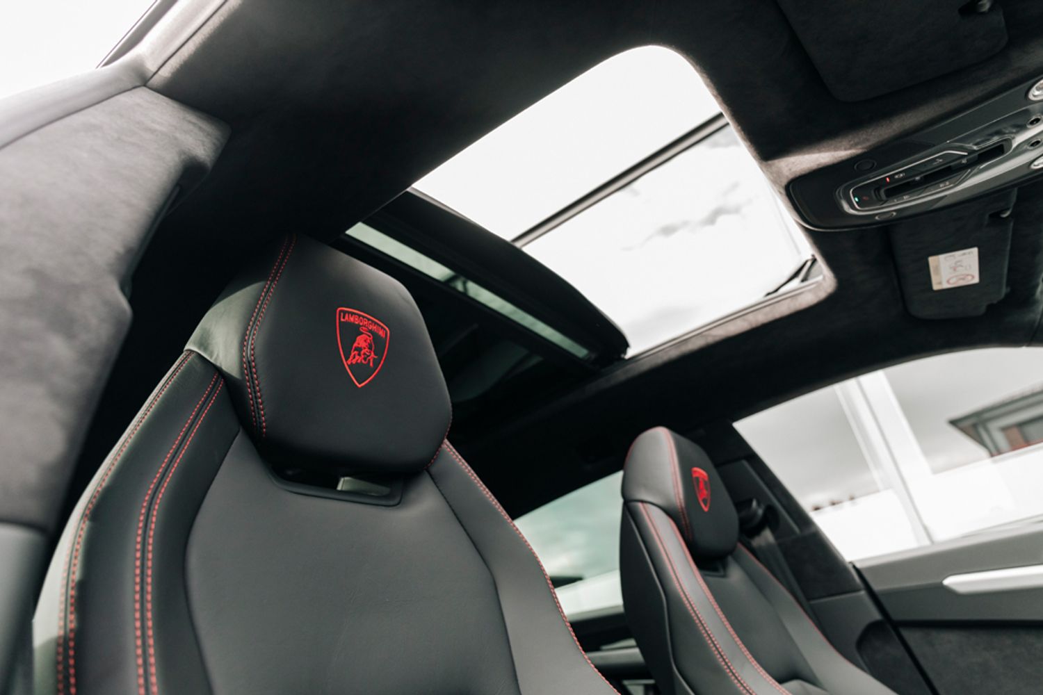 LAMBORGHINI URUS ESTATE 4.0 V8 5DR AUTOMATIC