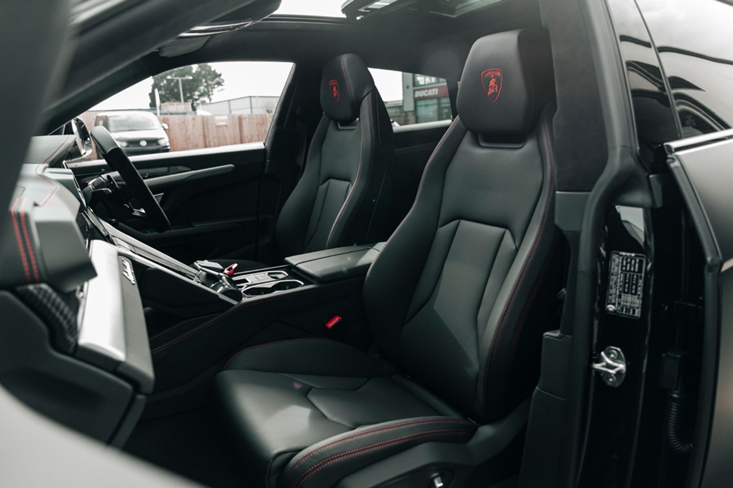 LAMBORGHINI URUS ESTATE 4.0 V8 5DR AUTOMATIC