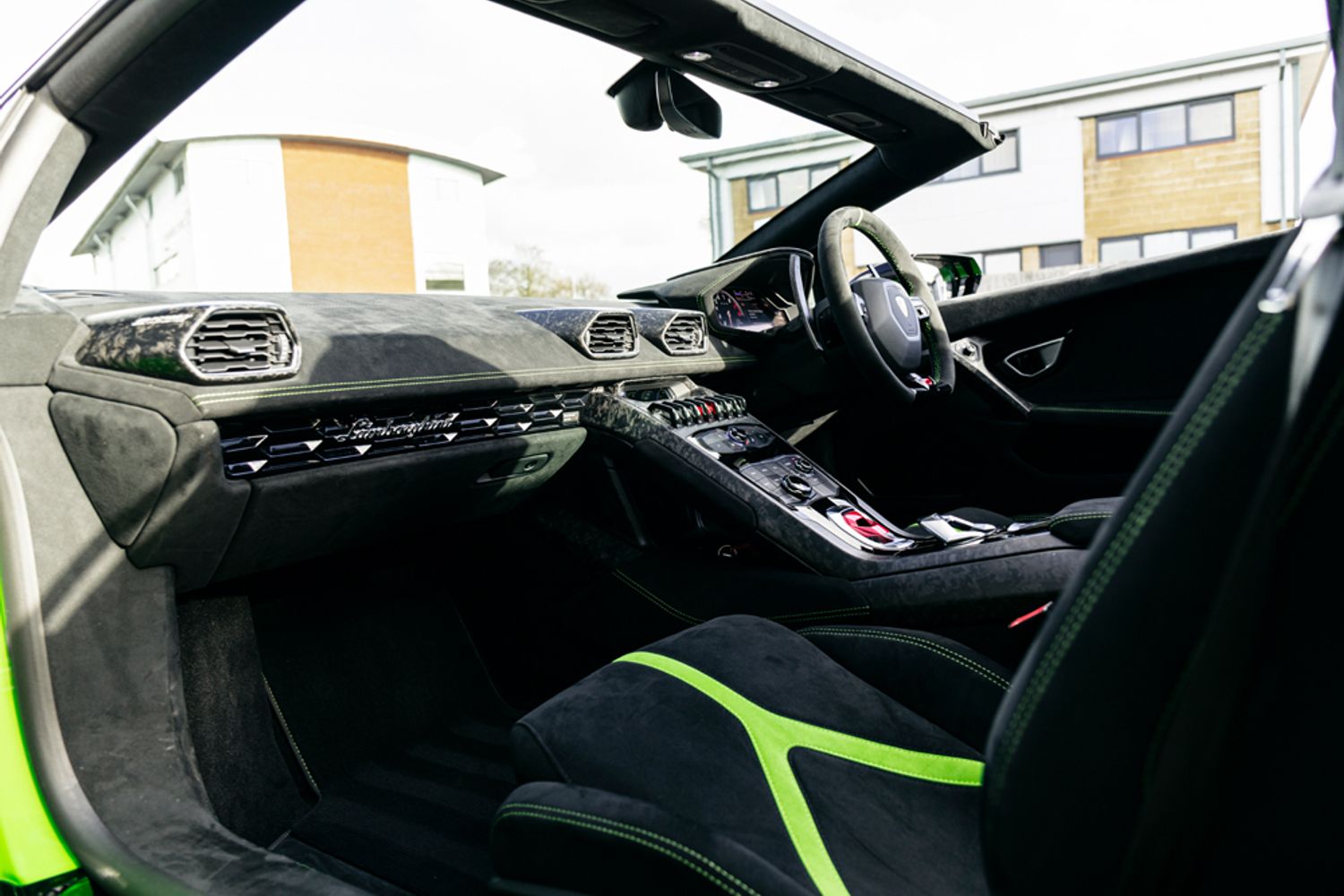 LAMBORGHINI HURACAN SPYDER 5.2 LP 640-4 PERFORMANTE SPYDER 2DR SEMI AUTOMATIC