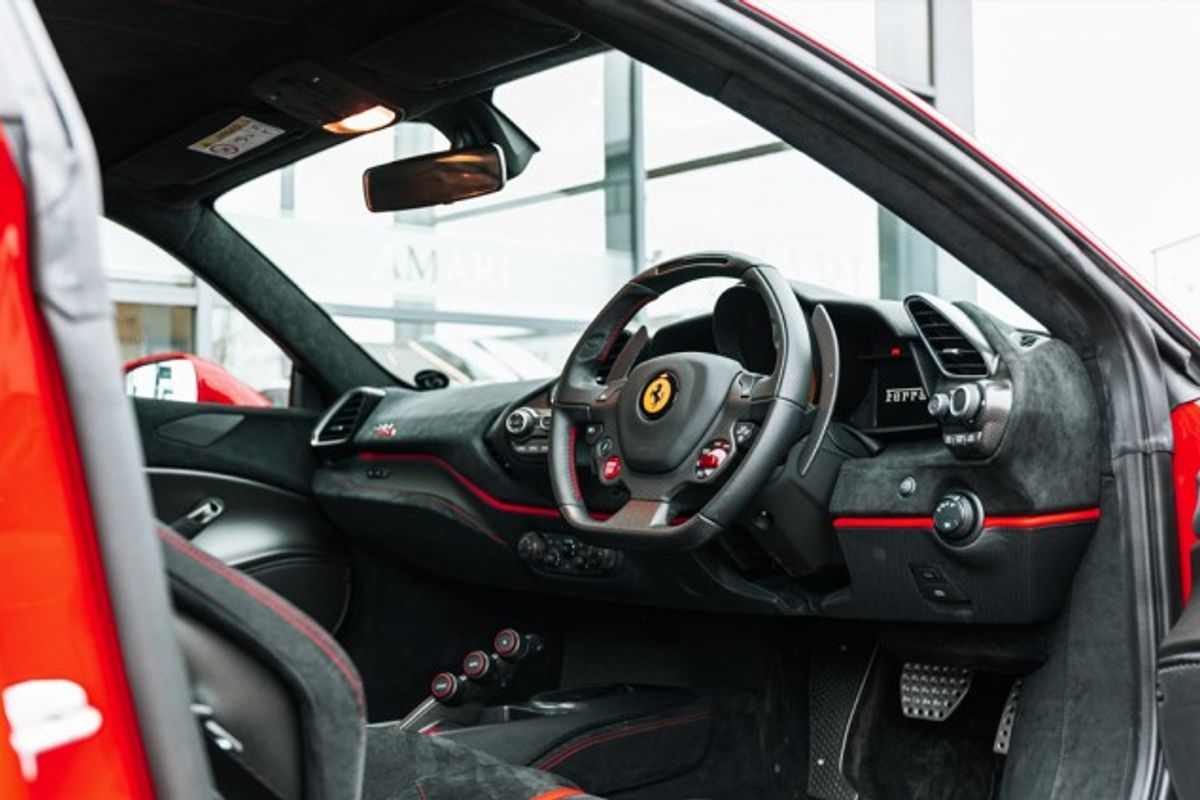 FERRARI 488 PISTA VS COUPE 3.9 VS 2DR SEMI AUTOMATIC