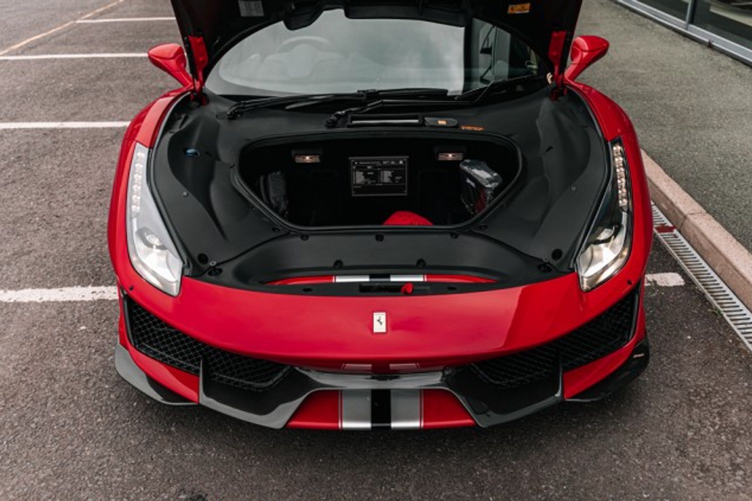 FERRARI 488 PISTA VS COUPE 3.9 VS 2DR SEMI AUTOMATIC