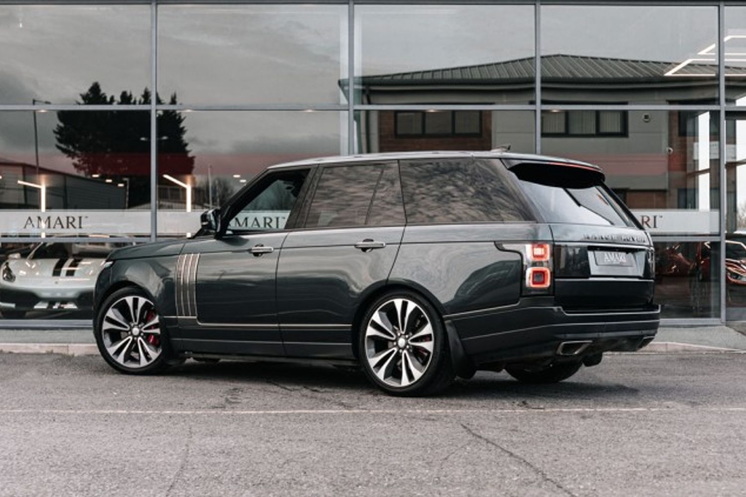 LAND ROVER RANGE ROVER ESTATE 5.0 V8 SVAUTOBIOGRAPHY DYNAMIC 5DR AUTOMATIC