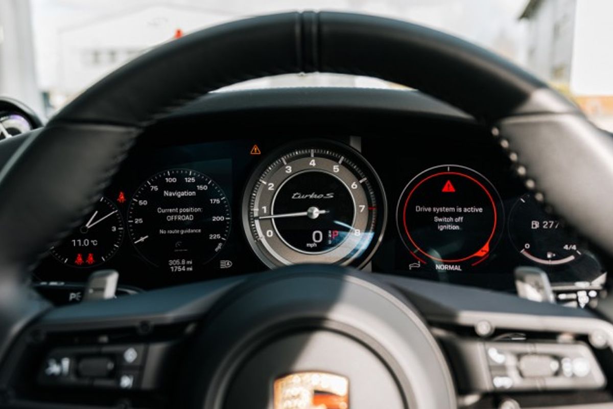 PORSCHE 911 COUPE 3.7 TURBO S PDK 2DR SEMI AUTOMATIC