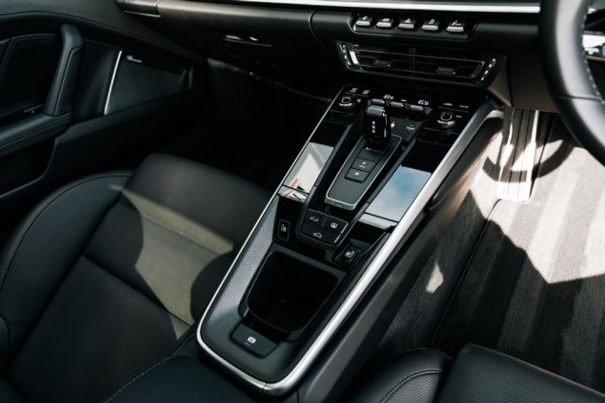 PORSCHE 911 COUPE 3.7 TURBO S PDK 2DR SEMI AUTOMATIC