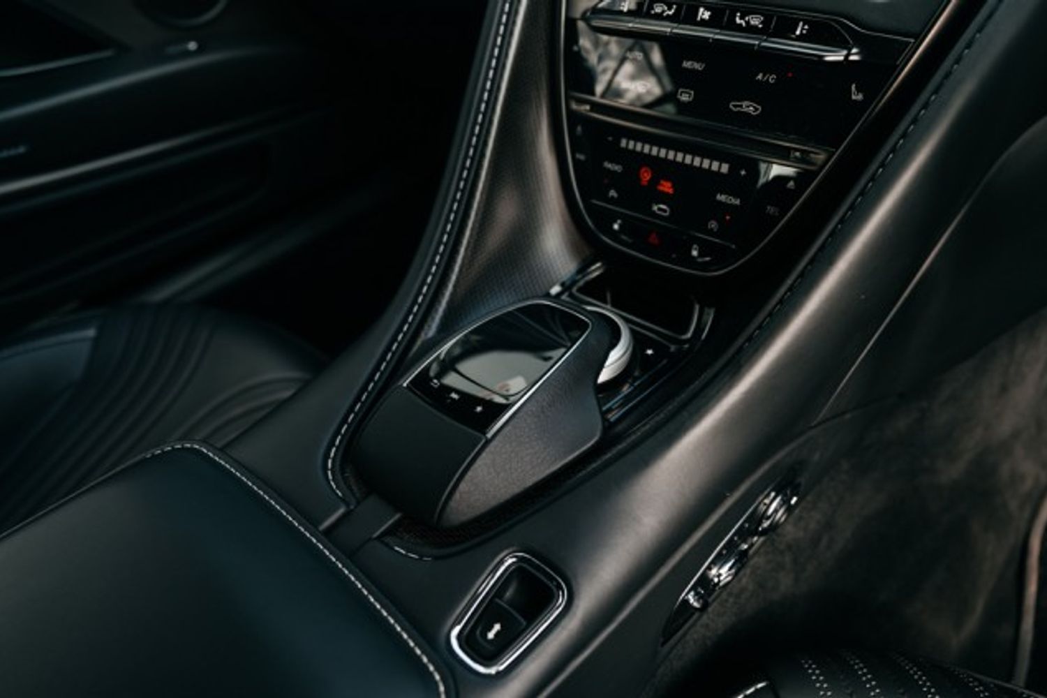 ASTON MARTIN DB11 COUPE 5.2 V12 2DR AUTOMATIC