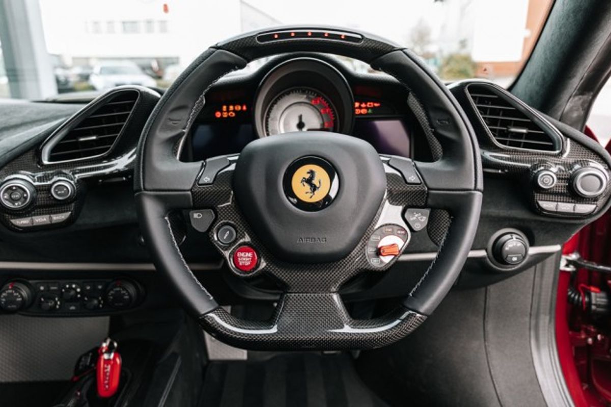 FERRARI 488 PISTA VS COUPE 3.9 VS 2DR SEMI AUTOMATIC