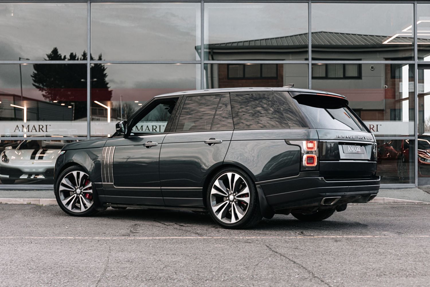 LAND ROVER RANGE ROVER ESTATE 5.0 V8 SVAUTOBIOGRAPHY DYNAMIC 5DR AUTOMATIC