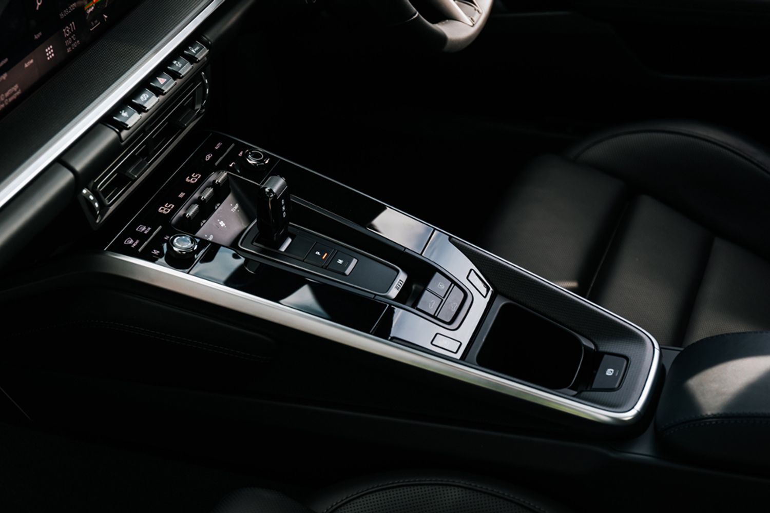 PORSCHE 911 COUPE 3.7 TURBO S PDK 2DR SEMI AUTOMATIC