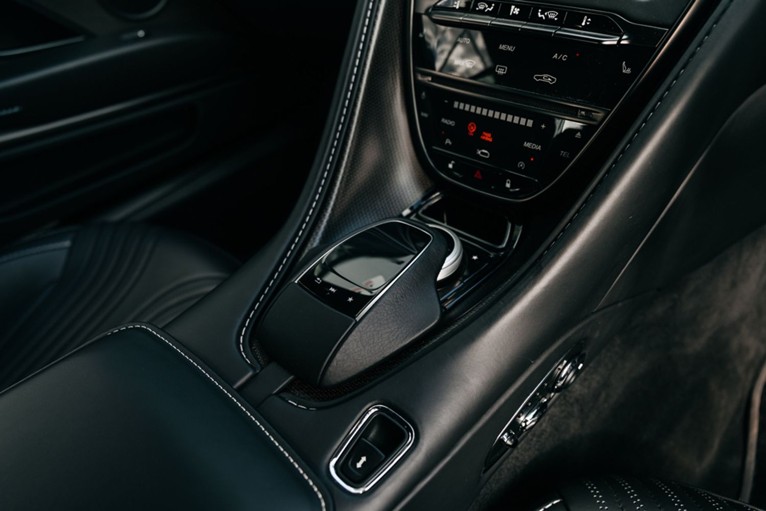 ASTON MARTIN DB11 COUPE 5.2 V12 2DR AUTOMATIC